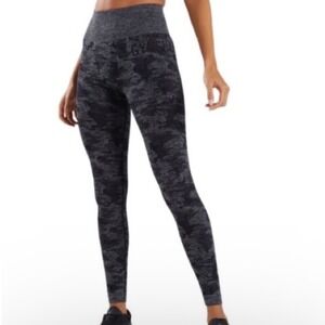 GYMSHARK | Women's Camo Seamless Black Grey Activewear Workout Leggings